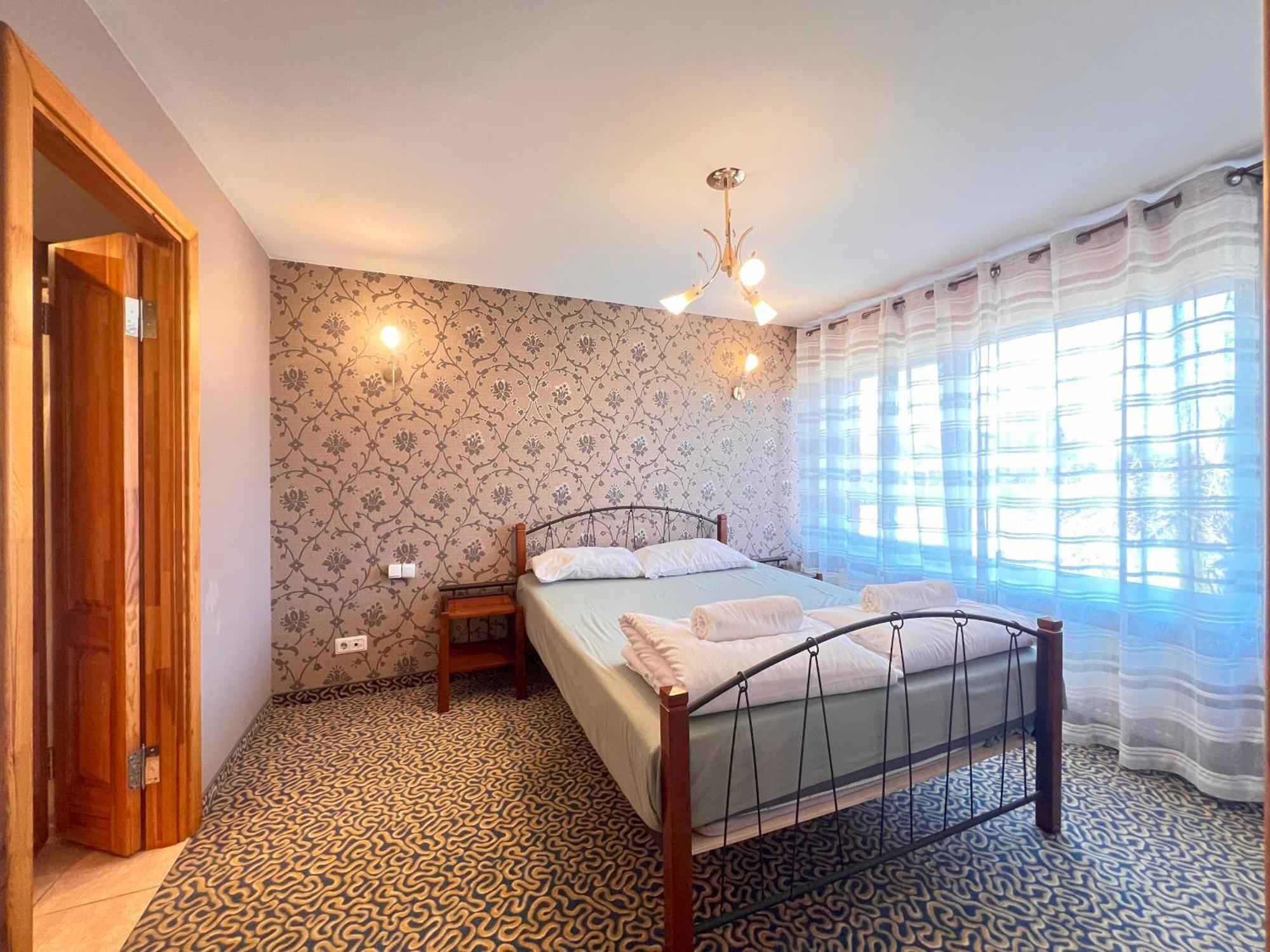Park Hotel Ķekava Екстериор снимка