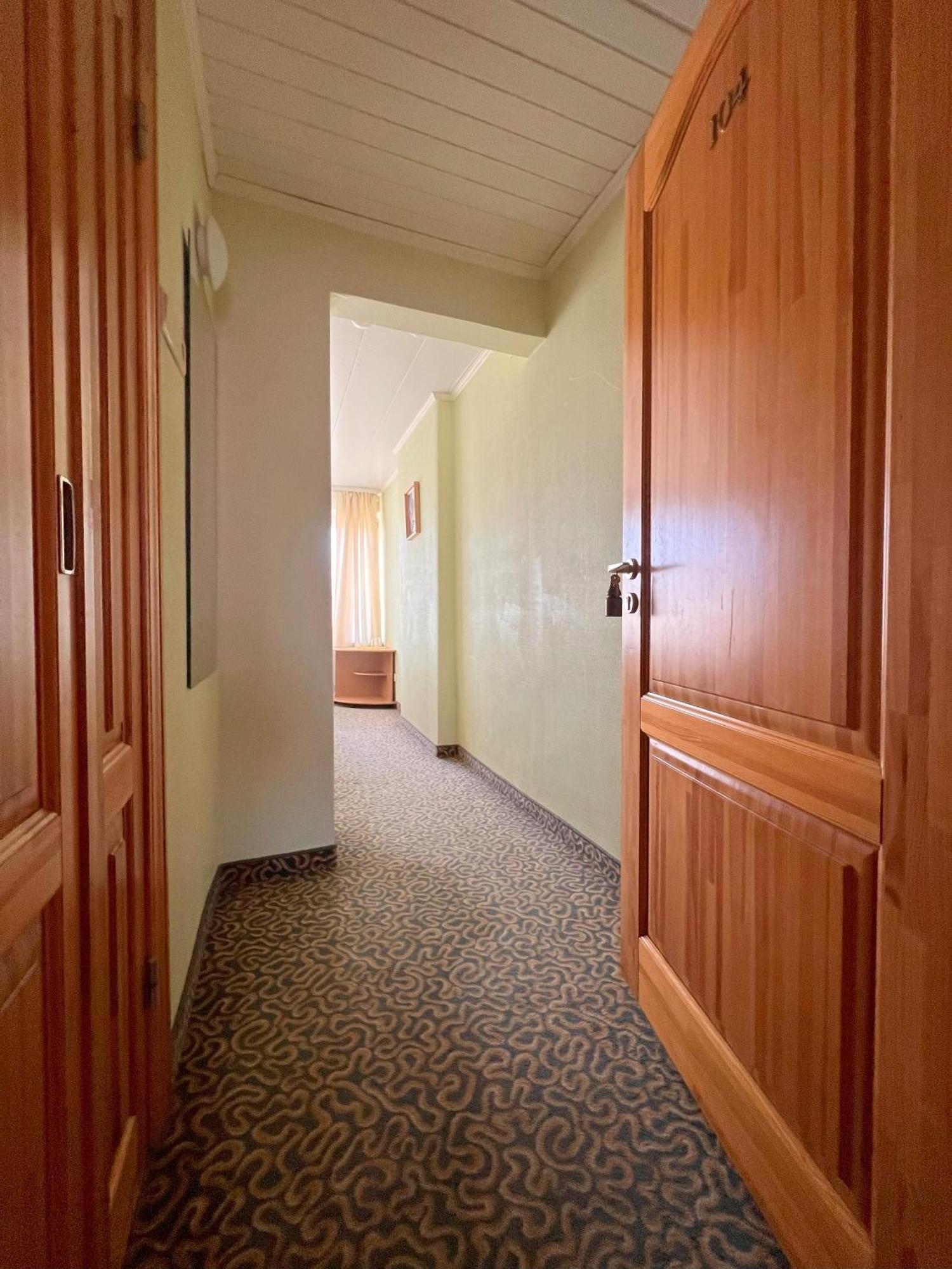 Park Hotel Ķekava Екстериор снимка