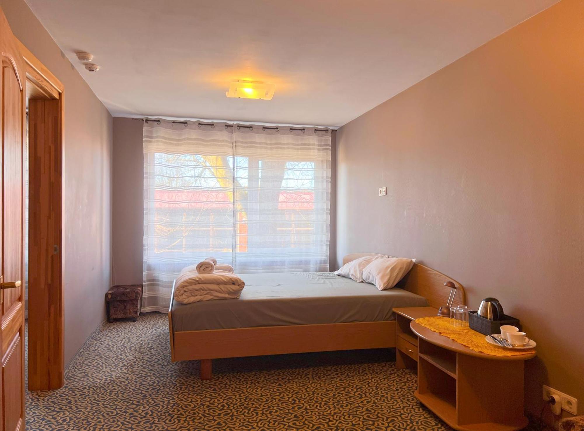 Park Hotel Ķekava Екстериор снимка